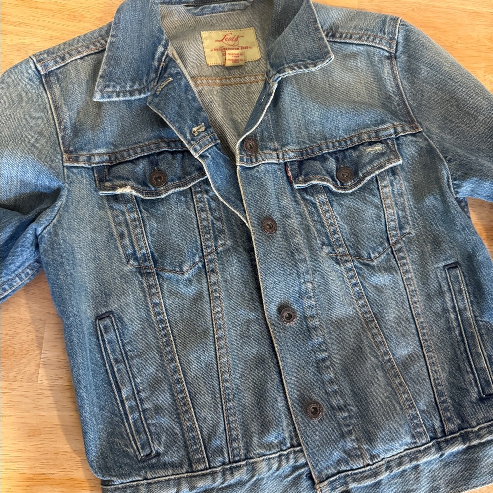 Levi's Cropped Jean Jacket